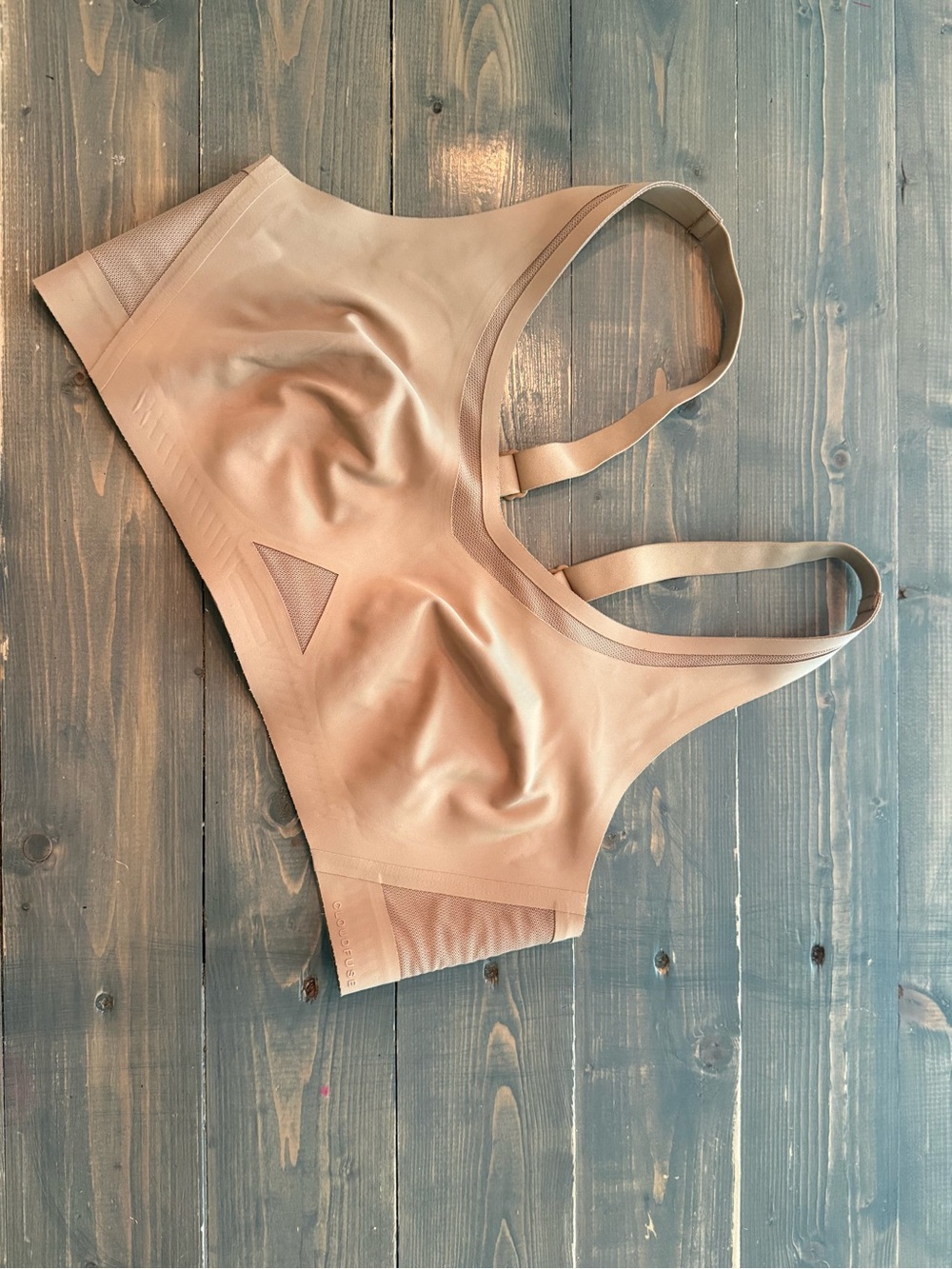 Honeylove CrossFlex Activity Bra in the Sand colorway Size M
